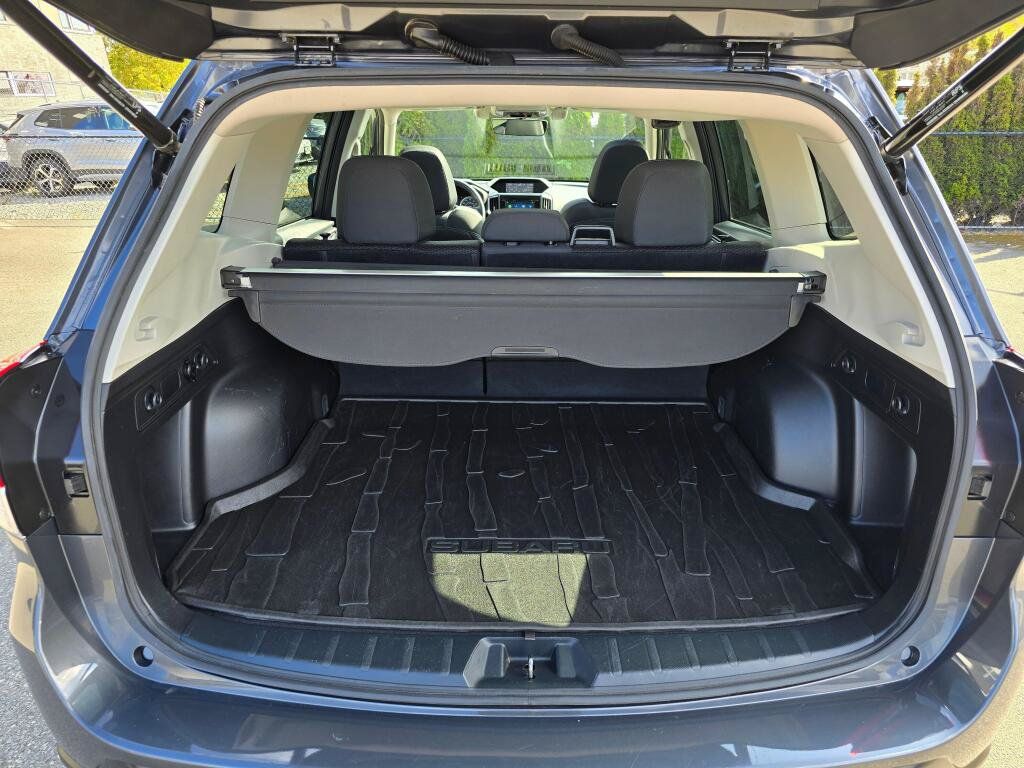 Used 2020 Subaru Forester Premium AWD/4WD image 16