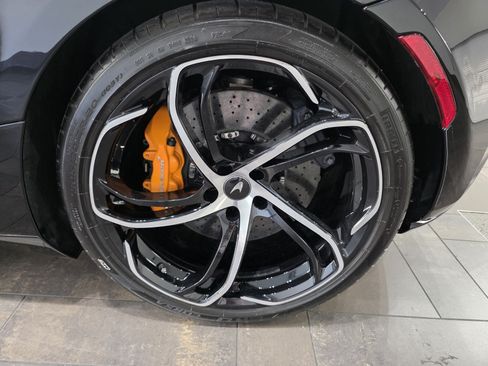 Used 2025 McLaren 750S Spider RWD image 21