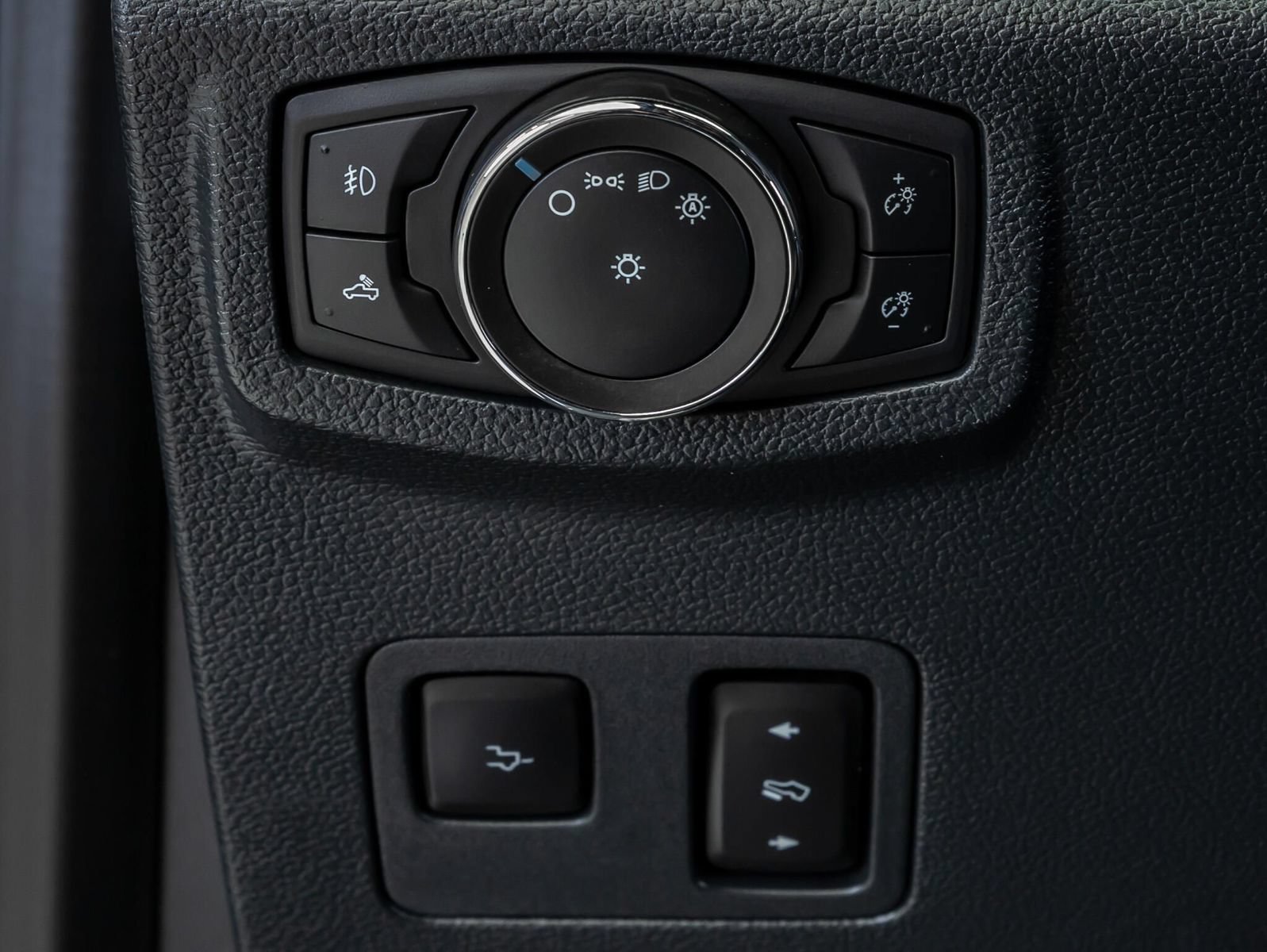 Used 2022 Ford F250 Lariat w/ Black Appearance Package AWD/4WD image 19