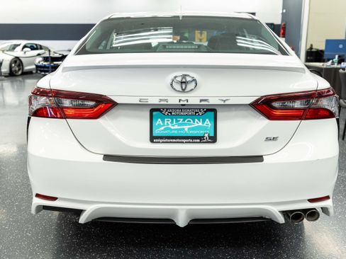 Used 2021 Toyota Camry SE w/ Carpet Mat Package (TMS) FWD image 6