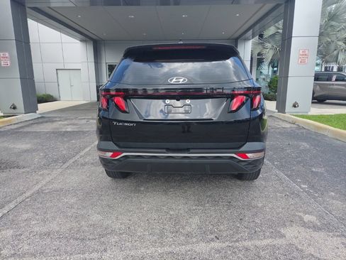 Used 2024 Hyundai Tucson SE FWD image 3