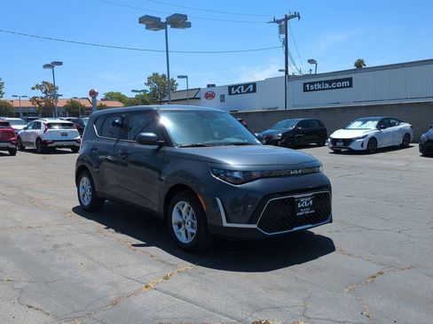 New 2025 Kia Soul LX w/ LX Technology Package image 3