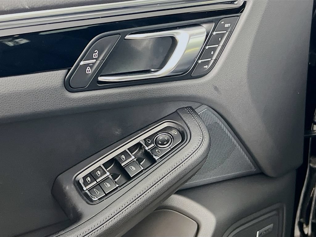 Certified 2026 Porsche Macan AWD/4WD image 20