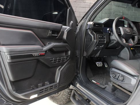 Used 2025 Toyota Tacoma TRD Pro image 37