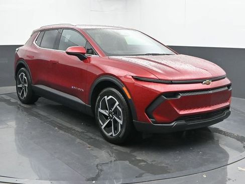 New 2026 Chevrolet Equinox EV LT image 2