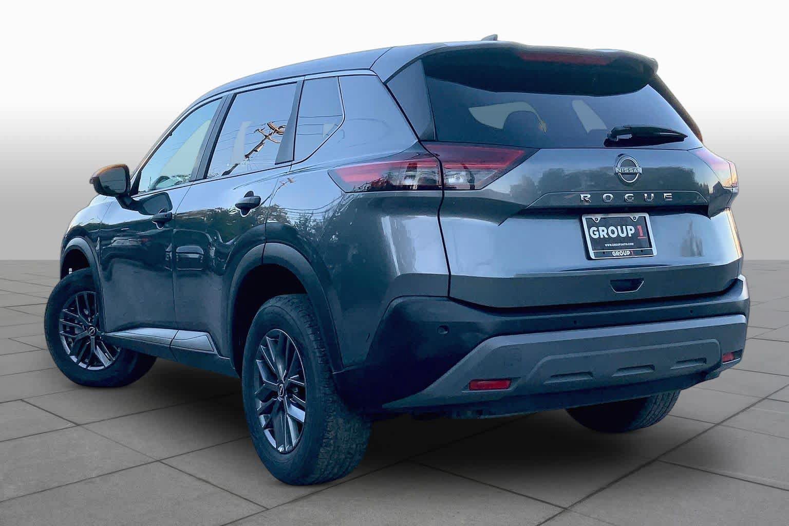 Used 2023 Nissan Rogue S FWD image 12