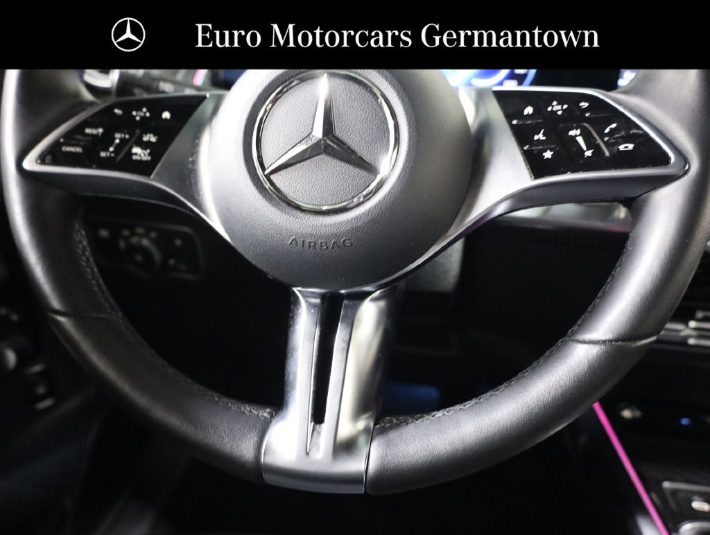 Used 2024 Mercedes-Benz EQB 300 4MATIC image 35