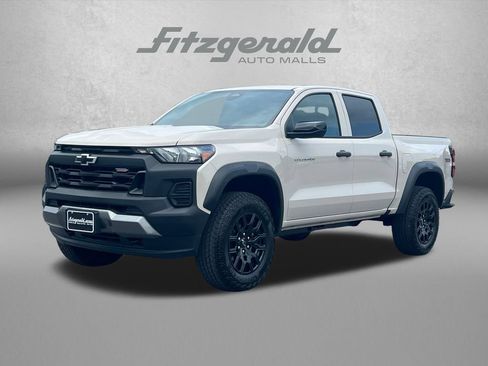 Used 2026 Chevrolet Colorado Trail Boss AWD/4WD image 2