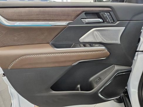 New 2026 GMC Acadia Denali Ultimate AWD/4WD image 25