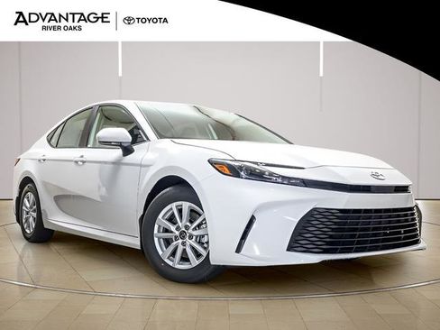 New 2026 Toyota Camry LE image 2