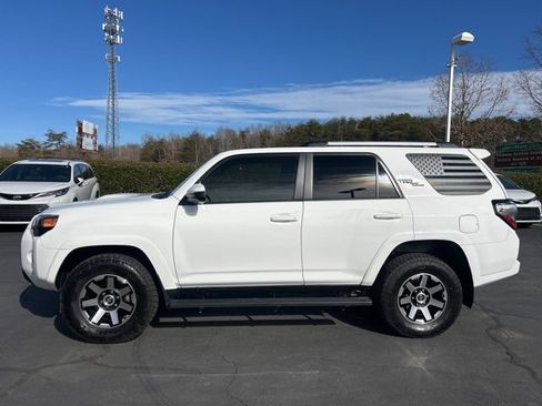 Used 2017 Toyota 4Runner TRD Off-Road image 11