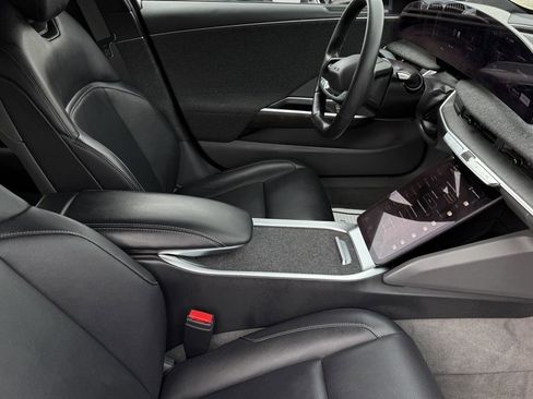 Used 2024 Lucid Air Touring image 42