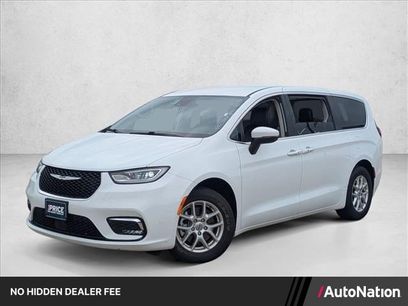 Used 2023 Chrysler Pacifica Touring-L