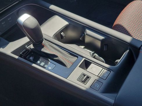 New 2026 Nissan Sentra SR w/ Floor Mat Package FWD image 10
