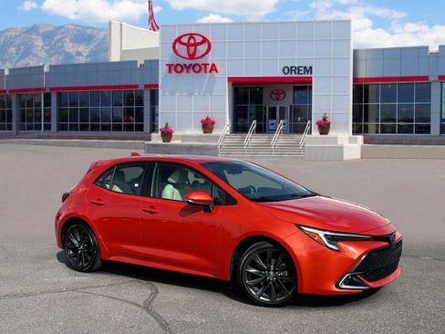 Used 2025 Toyota Corolla XSE FWD image 1