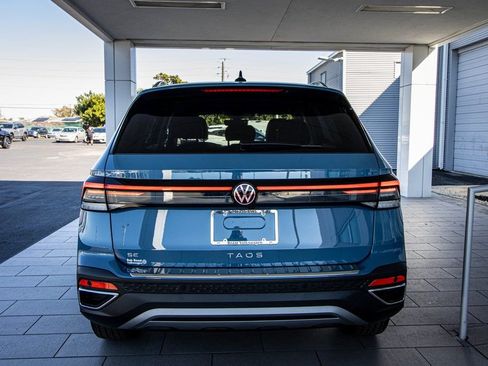 New 2026 Volkswagen Taos SE image 14
