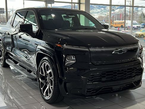 New 2024 Chevrolet Silverado EV RST image 3