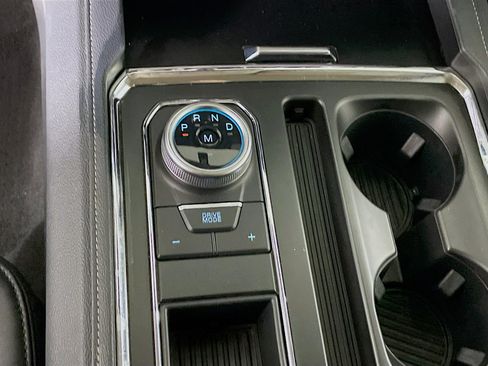 Used 2024 Ford Expedition Max XLT image 25