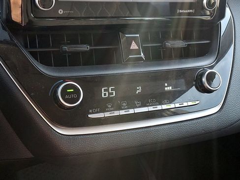 Used 2022 Toyota Corolla LE image 14