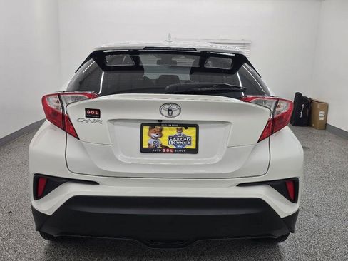 Used 2018 Toyota C-HR XLE image 6