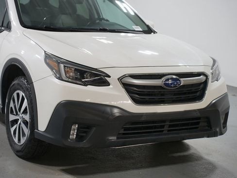 Used 2021 Subaru Outback Premium image 4