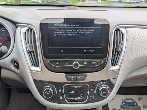 Used 2023 Chevrolet Malibu LS FWD image 23