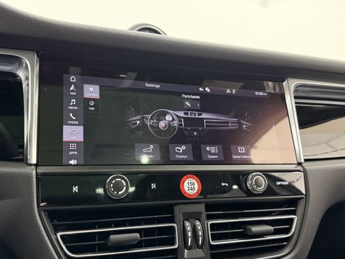 Certified 2025 Porsche Macan image 44