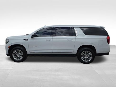 Used 2021 GMC Yukon XL Denali w/ Denali Premium Package AWD/4WD image 10