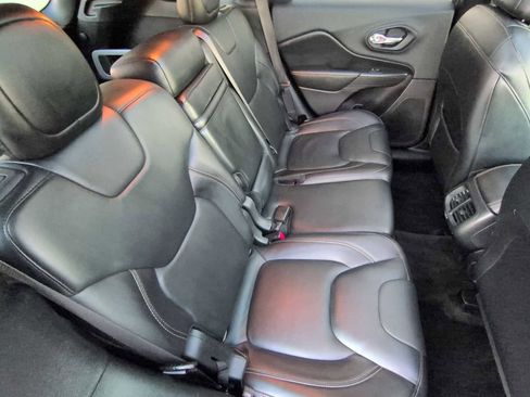 Used 2016 Jeep Cherokee Limited image 22