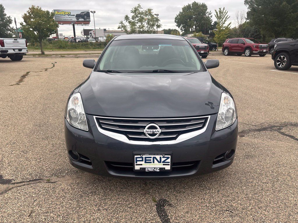 Used 2011 Nissan Altima 2.5 S w/ Convenience Pkg FWD image 3