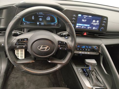 Used 2025 Hyundai Elantra Sport image 22