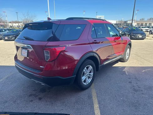 Used 2020 Ford Explorer XLT w/ Equipment Group 202A image 5