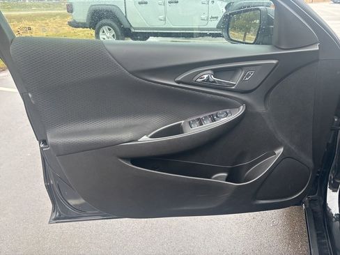 Used 2024 Chevrolet Malibu LT image 14