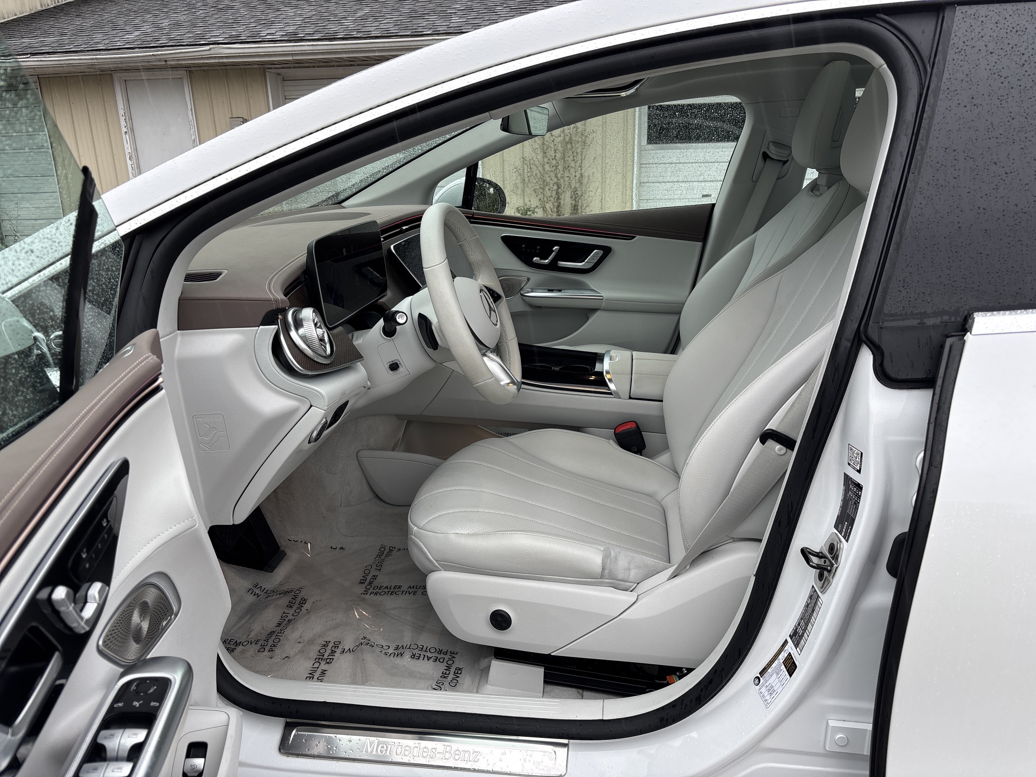 Used 2023 Mercedes-Benz EQE 350+ 4MATIC Sedan w/ Exclusive Trim Package image 15