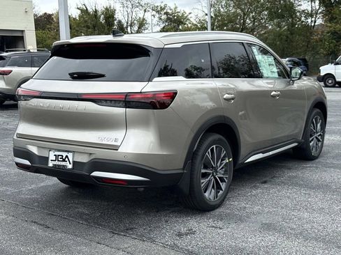 New 2026 INFINITI QX60 Luxe w/ Family Package image 27