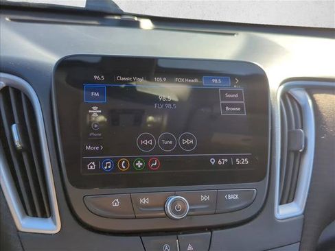 Used 2022 Chevrolet Malibu LT image 16