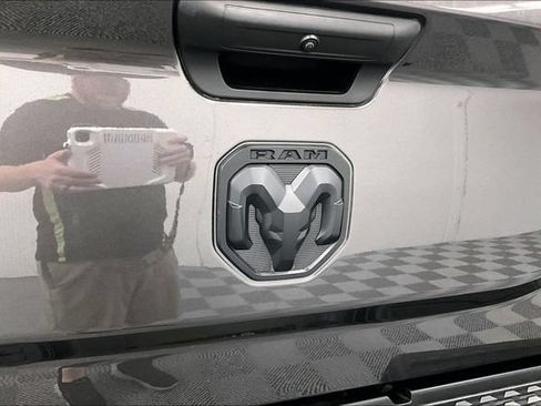 Used 2024 RAM 3500 Tradesman w/ Convenience Group AWD/4WD image 9