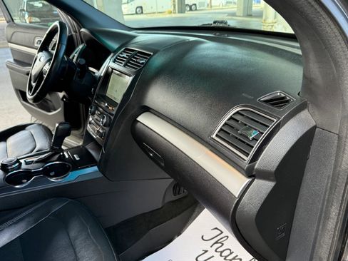 Used 2017 Ford Explorer XLT w/ Equipment Group 202A image 24