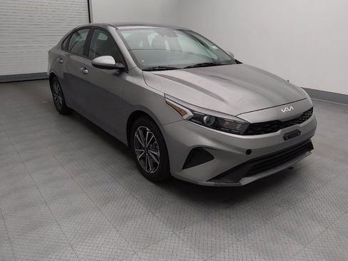 Used 2022 Kia Forte LXS FWD image 13