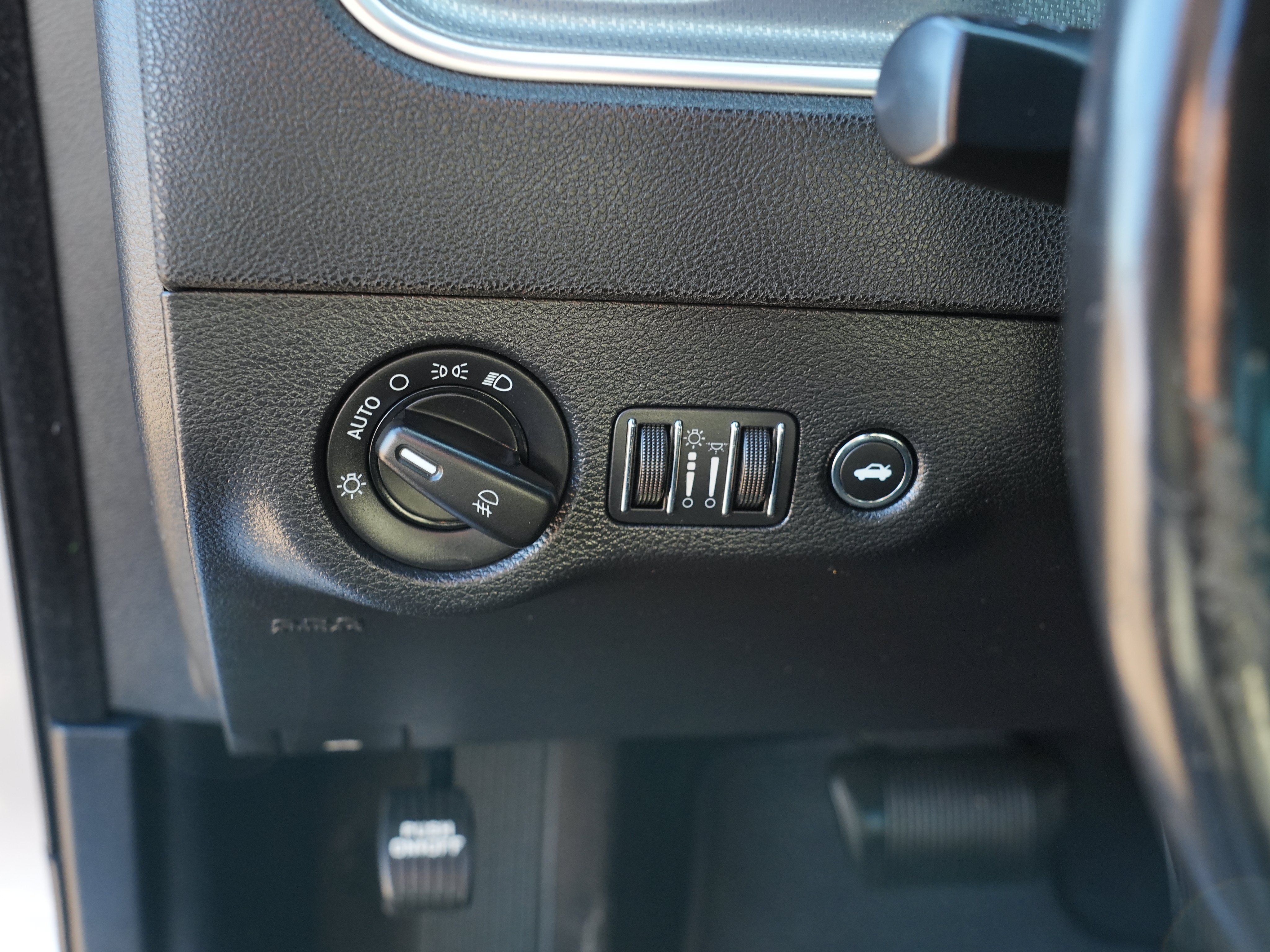 Used 2011 Dodge Charger R/T AWD/4WD image 17