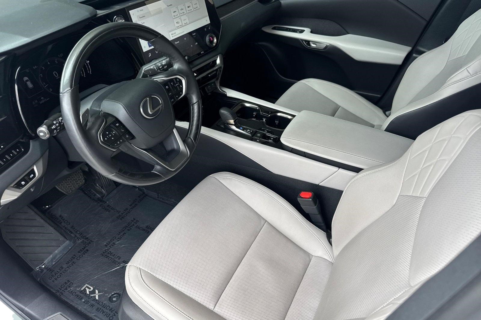 Used 2024 Lexus RX 350 Premium w/ Accessory Package (Z1) FWD image 5