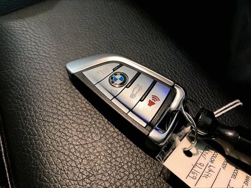 Used 2018 BMW 530i xDrive w/ Premium Package AWD/4WD image 25