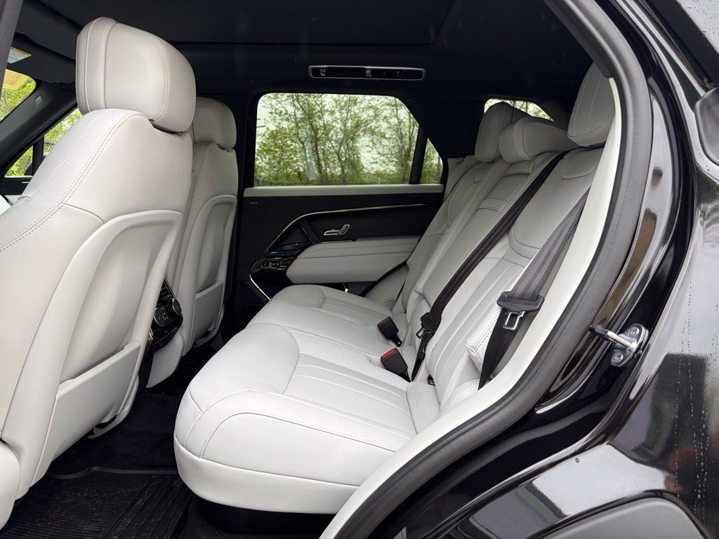 New 2026 Land Rover Range Rover Sport SE AWD/4WD image 13