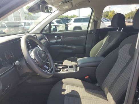 Used 2023 Kia Sorento LX FWD image 11