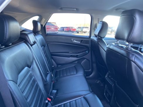 Used 2020 Ford Edge SEL image 16