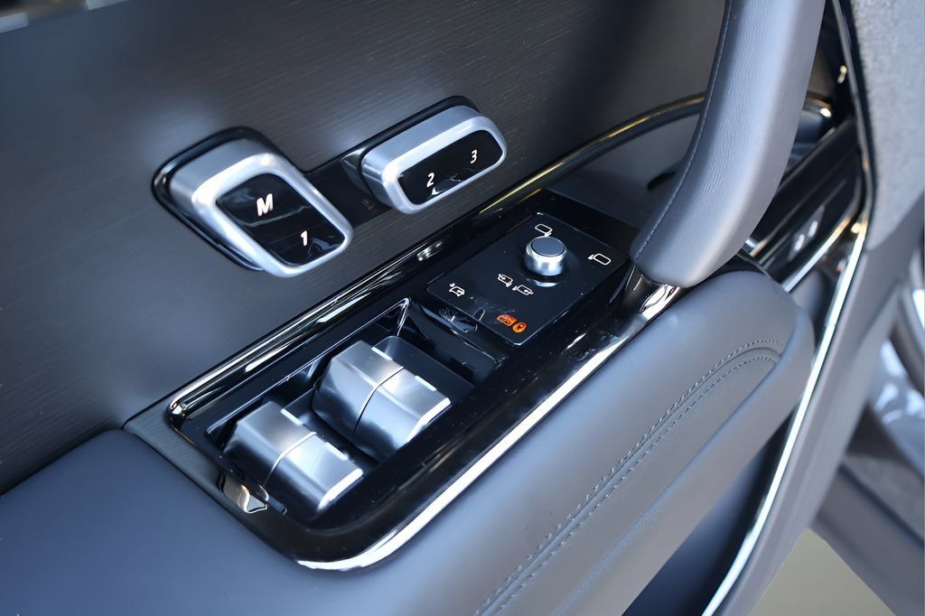 New 2026 Land Rover Range Rover Sport Dynamic SE AWD/4WD image 10