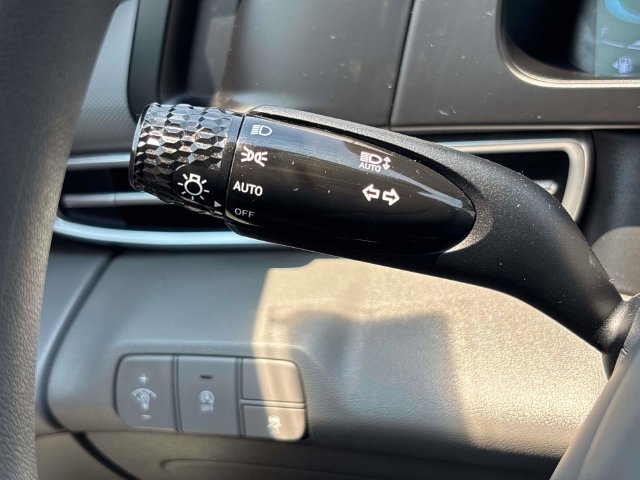 Certified 2024 Hyundai Elantra SE FWD image 27