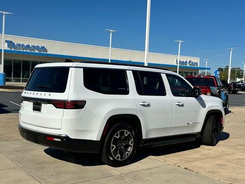 Used 2024 Jeep Wagoneer Series III image 28