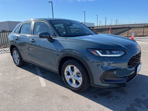 Certified 2025 Honda HR-V LX image 3