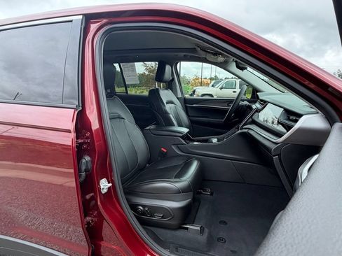 Used 2023 Jeep Grand Cherokee 4WD 4xe image 42